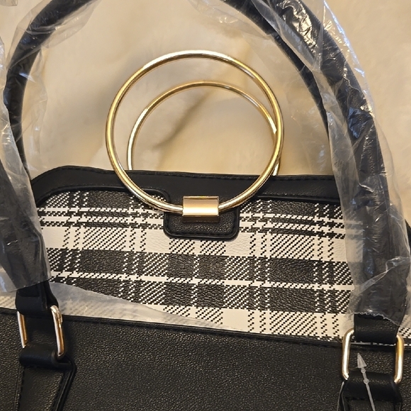 IMAN Black and Gold Shoulder Bag - Picture 5 of 7